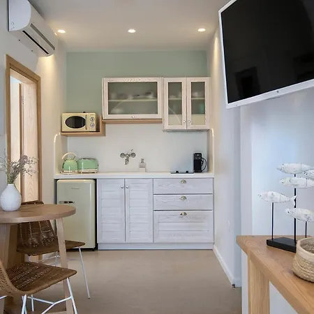 Anamnezia Luxury (adults Only) *